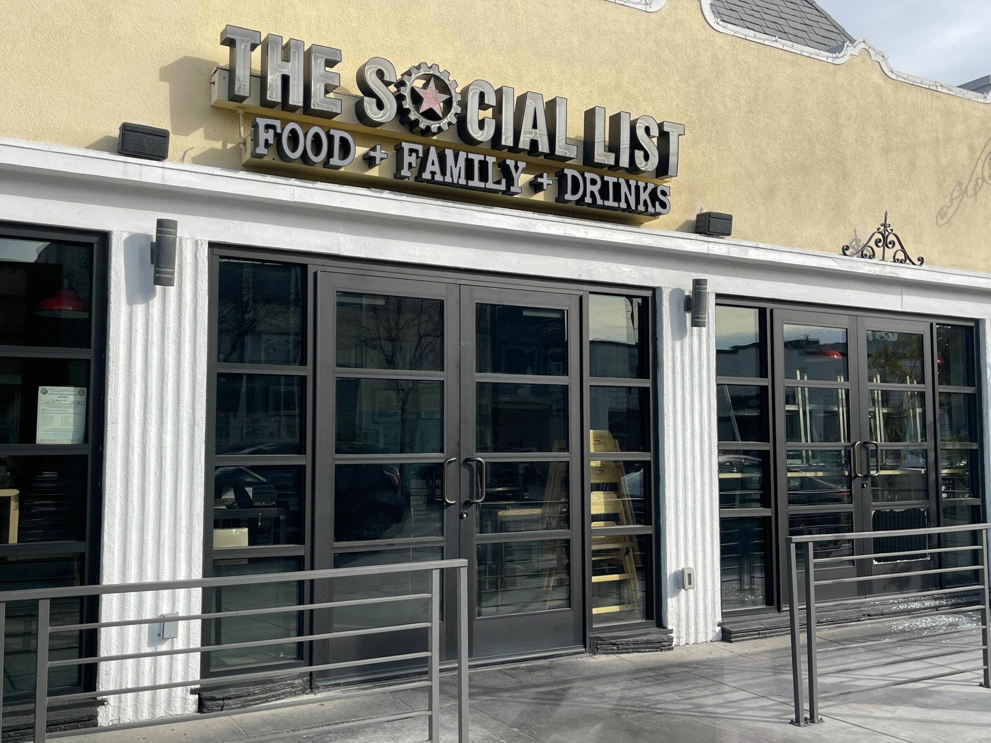 The Social List restaurant in Long Beach, United States