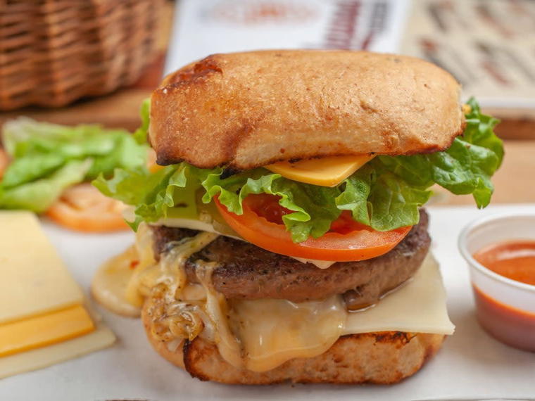 Maplewood Burgers Sulphur, Sulphur, United States