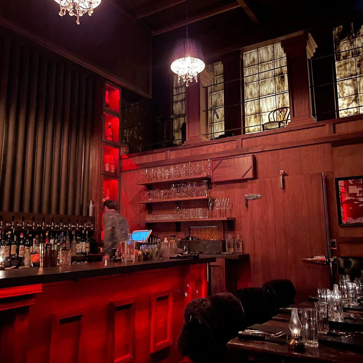 Gaslamp restaurant in Kailua, United States