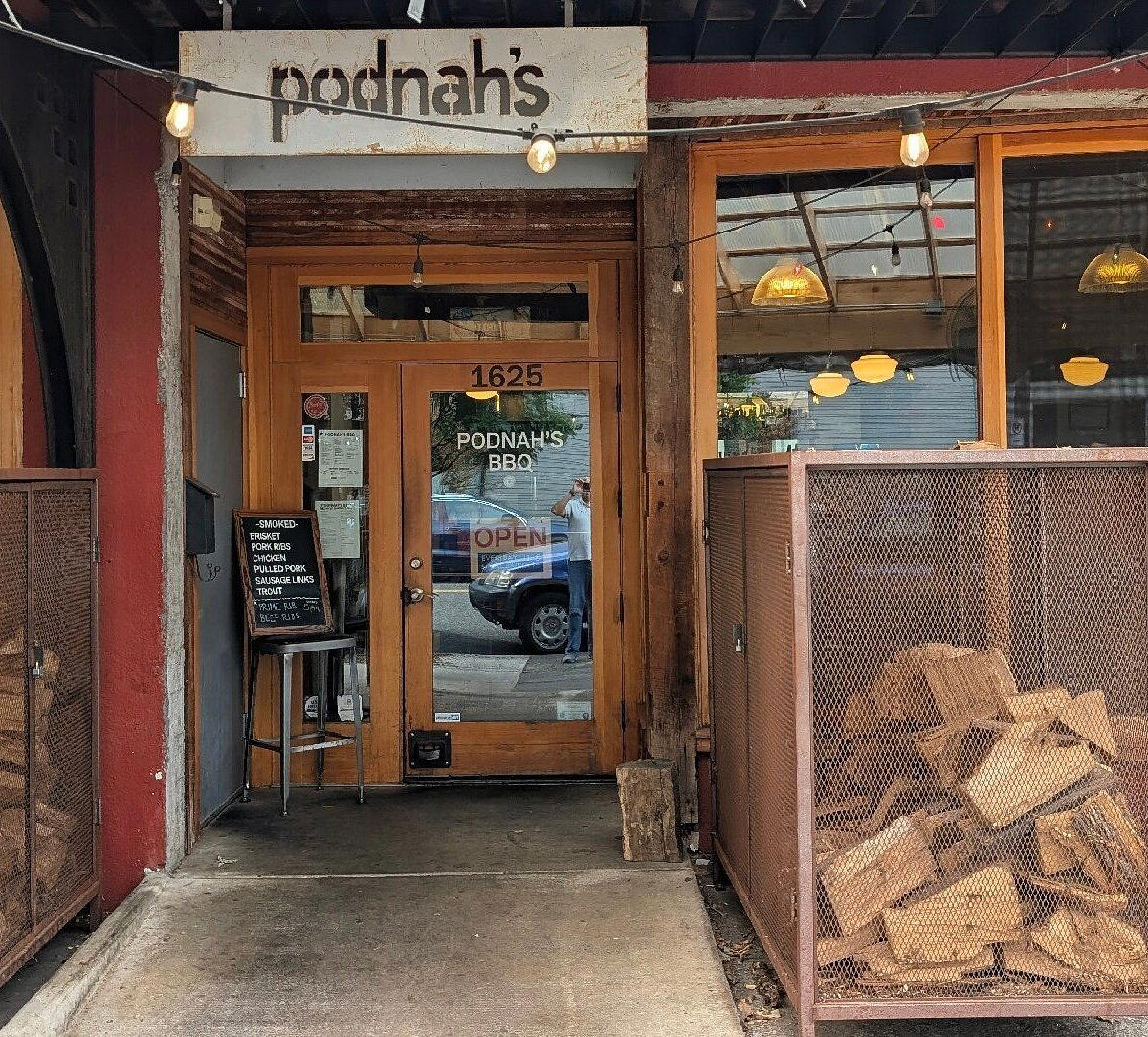 Podnah's BBQ restaurant in Portland, United States