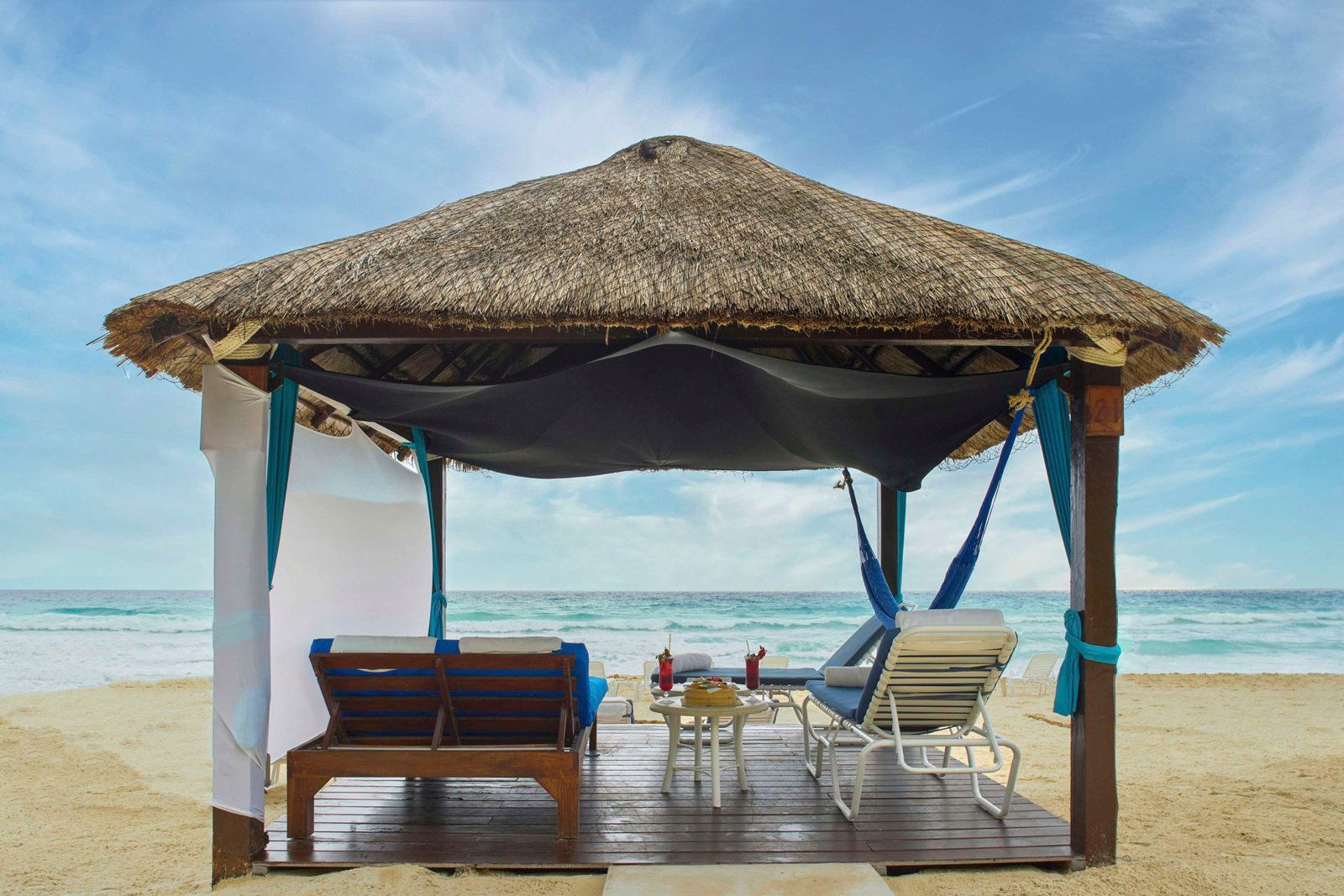 The Caribe Bar & Grill, Restaurant in Cancún