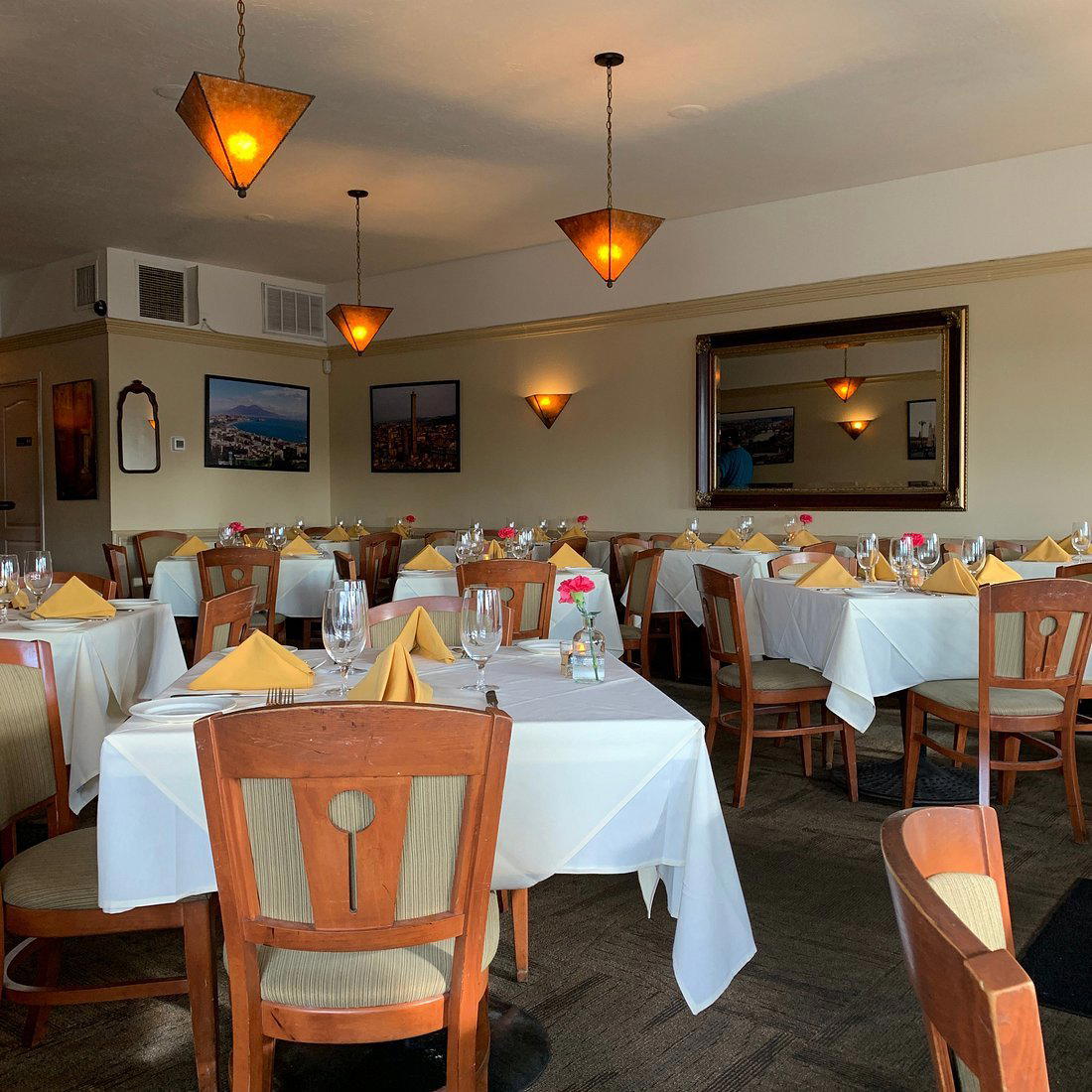 Maurizio's Trattoria Italiana restaurant in Encinitas, United States