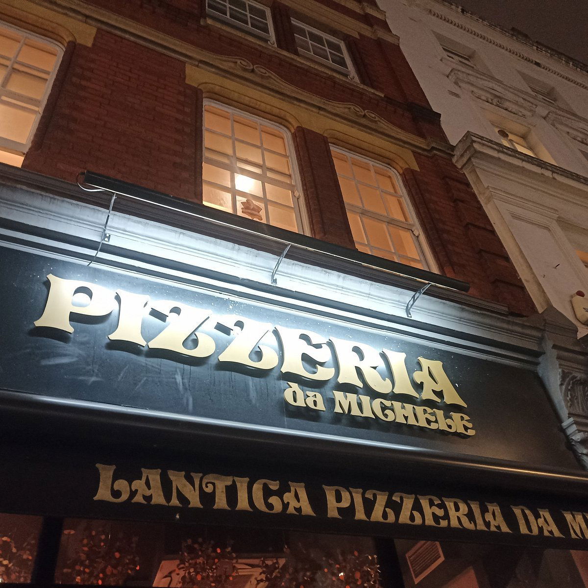 L'Antica Pizzeria, Restaurant in London