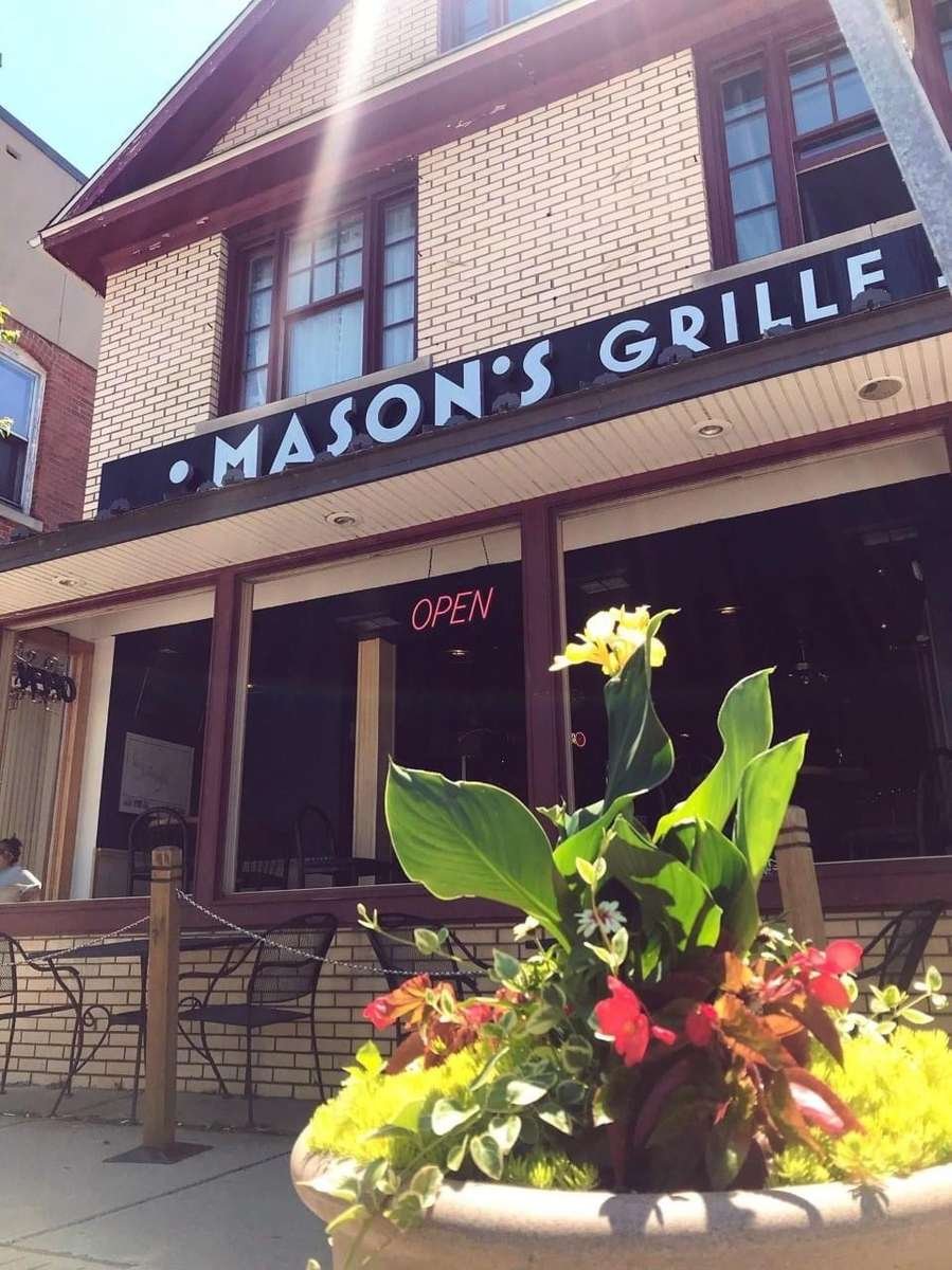Mason's Grille 52 restaurant in Hamburg