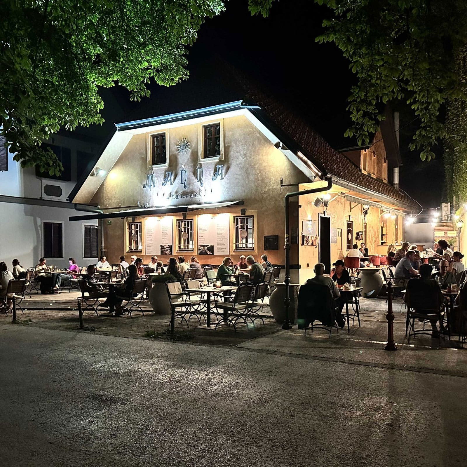 Restaurant Manna, Restaurant in Ljubljana