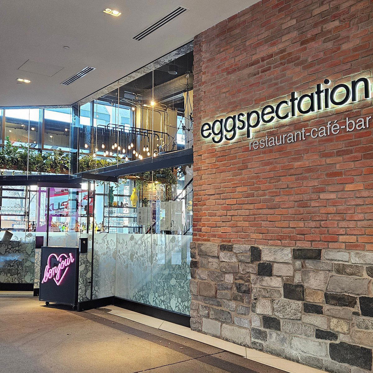 Eggspectation - Complexe Desjardins restaurant in Montréal, Canada