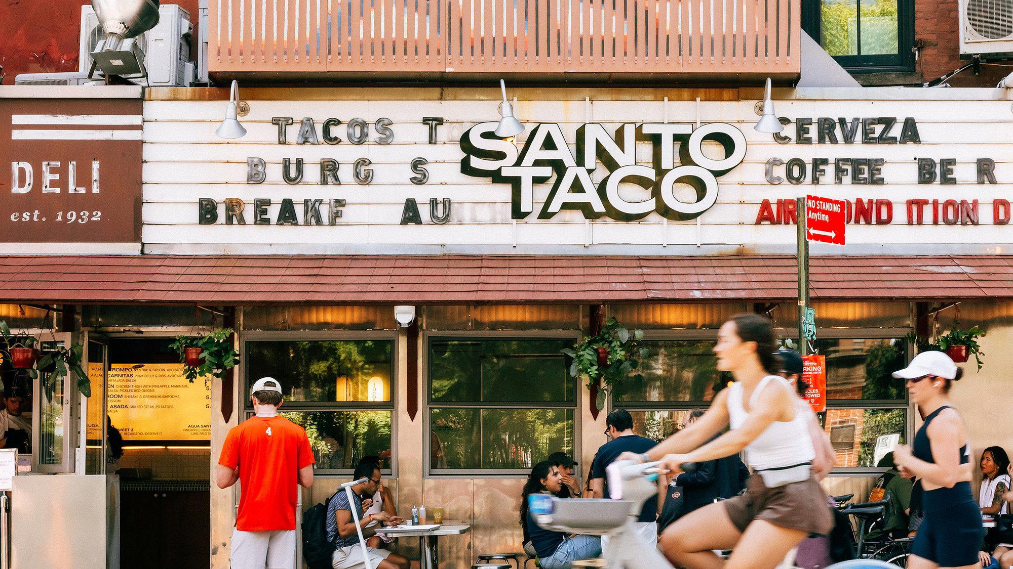 Santo Taco restaurant in New York City, United States