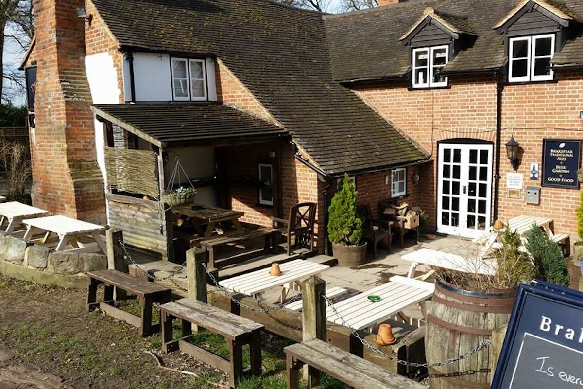 Dew Drop Inn restaurant in Maidenhead, United Kingdom