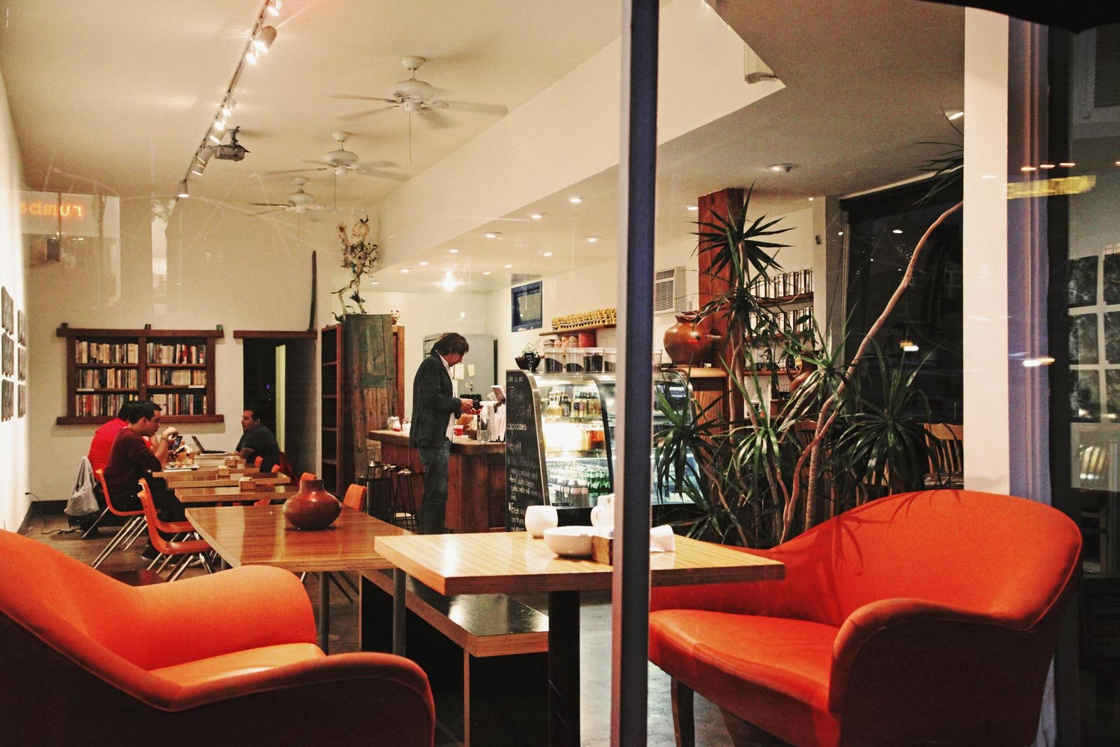 Cafe Bolivar, Restaurant in Santa Monica