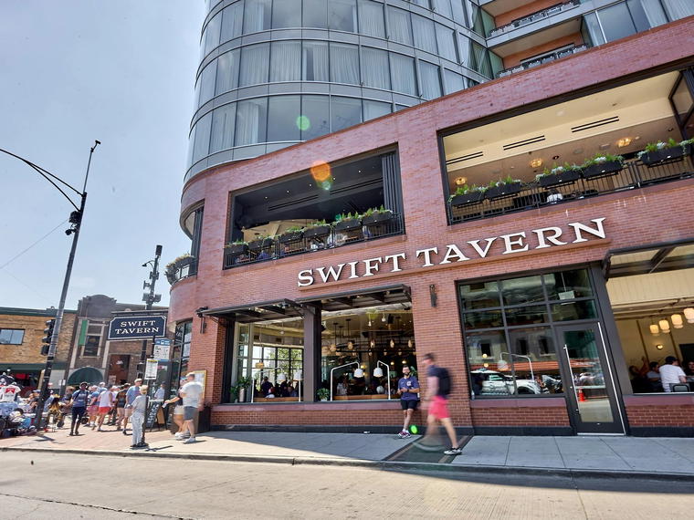 Swift Tavern Wrigleyville, Chicago, United States
