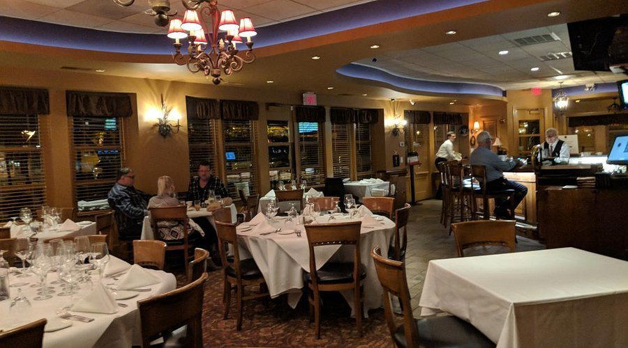 Roberto's Ristorante & Pizzeria restaurant in Elmhurst, United States