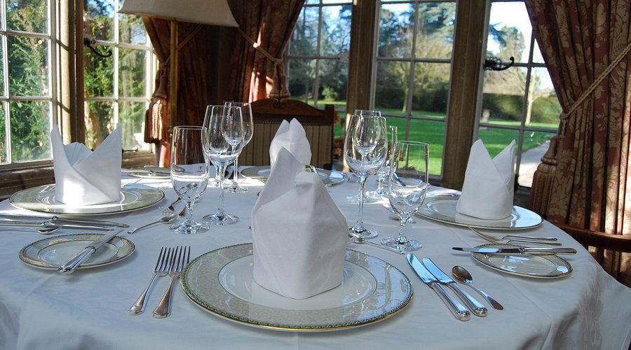 The Oak Room Restaurant, Restaurant in Hook