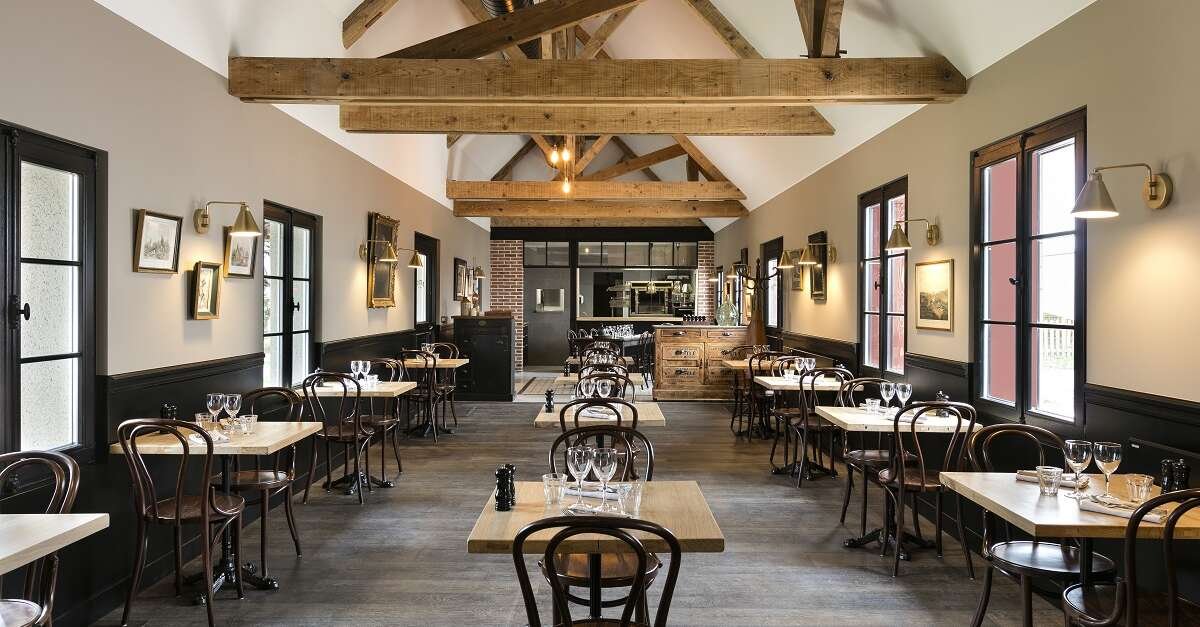 79 Rue Gilbert Navard restaurant in Veuzain-sur-Loire, France