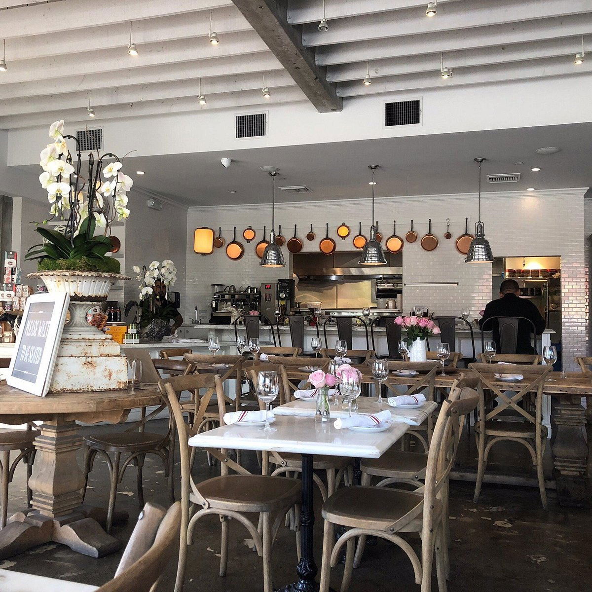 Olive & Thyme, Restaurant in Burbank