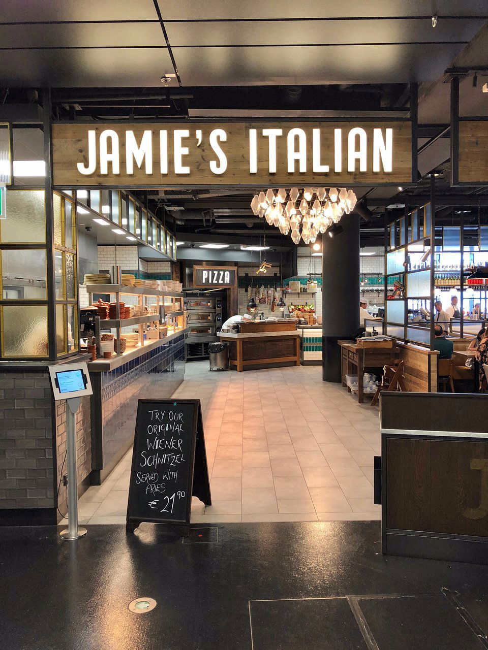 Jamie's Italian, Restaurant in Schwechat