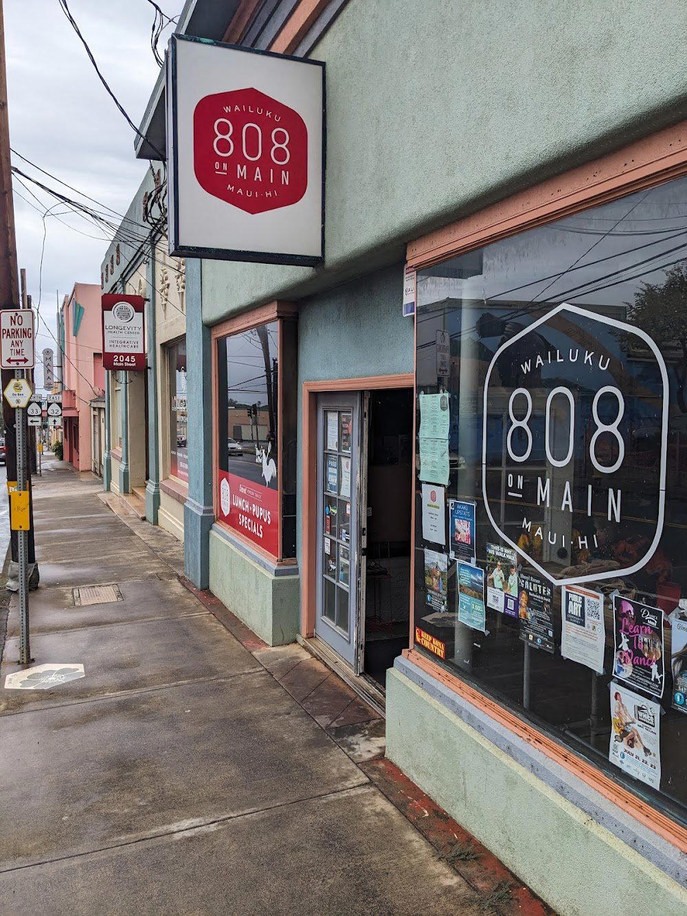 808 Old Town restaurant in Wailuku