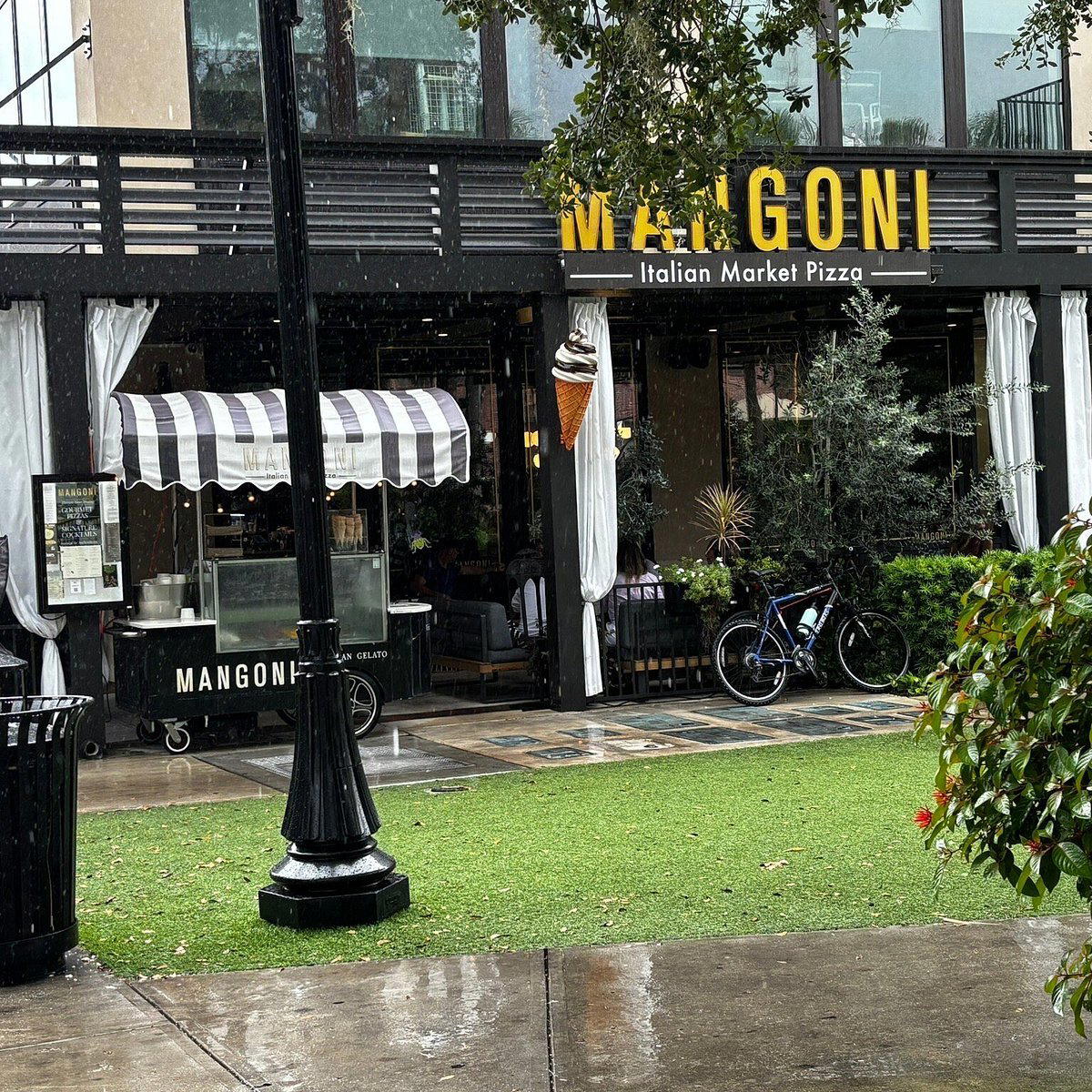 Mangoni restaurant in Winter Garden, United States