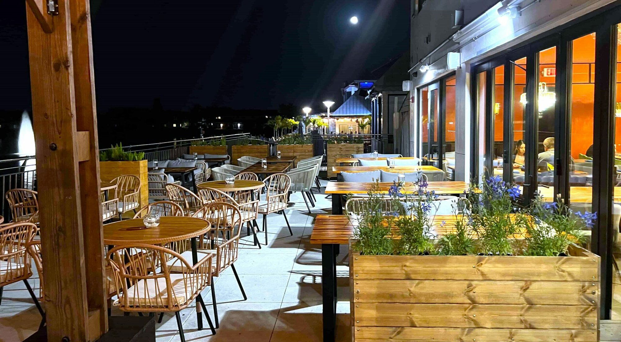 Beluga House Waterfront Restaurant, Restaurant in Boca Raton