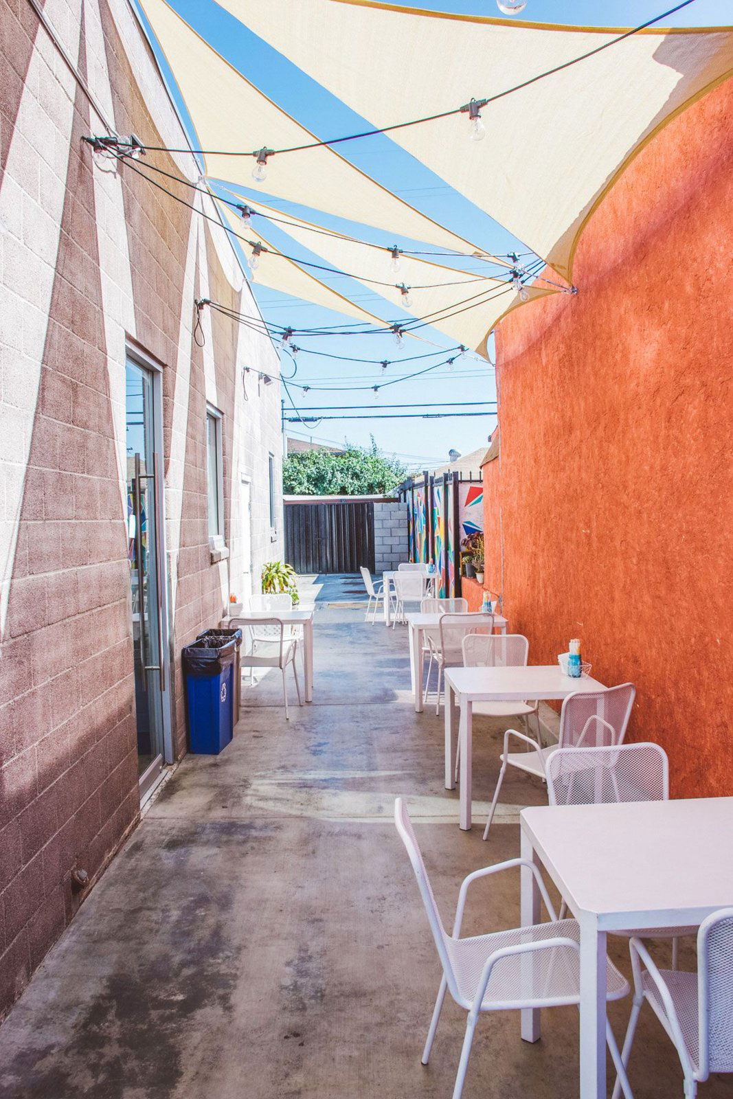 Sunny Blue, Restaurant in Los Angeles