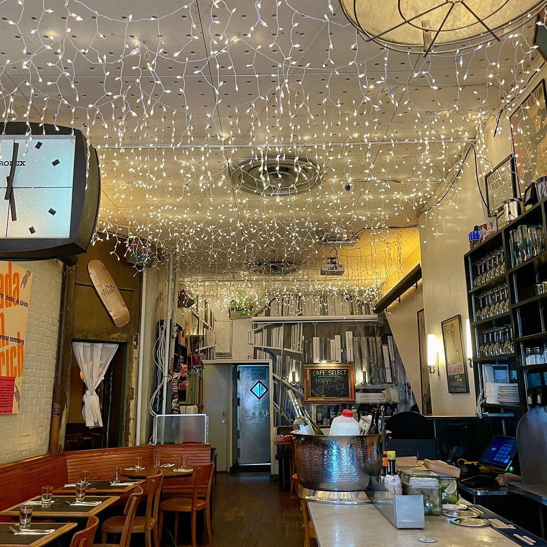 Cafe Select restaurant in New York City, United States