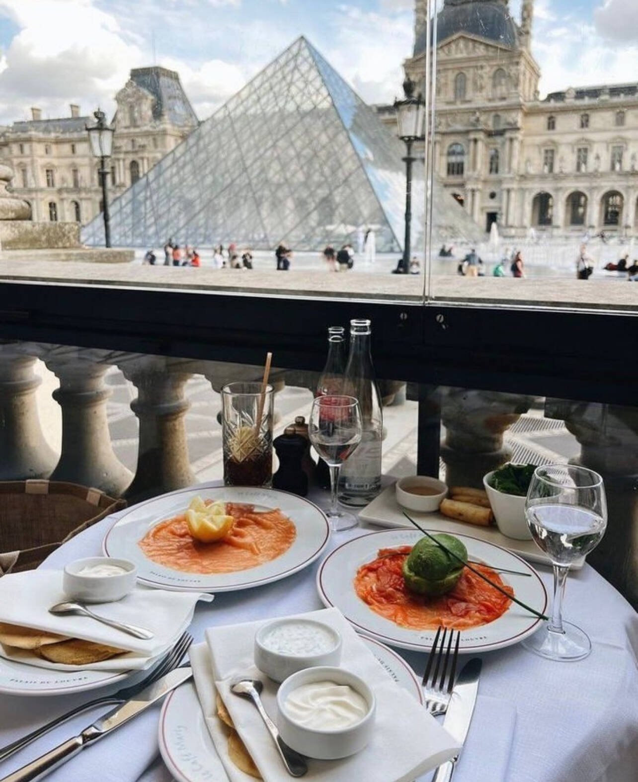 Le Café Marly, Restaurant in Paris