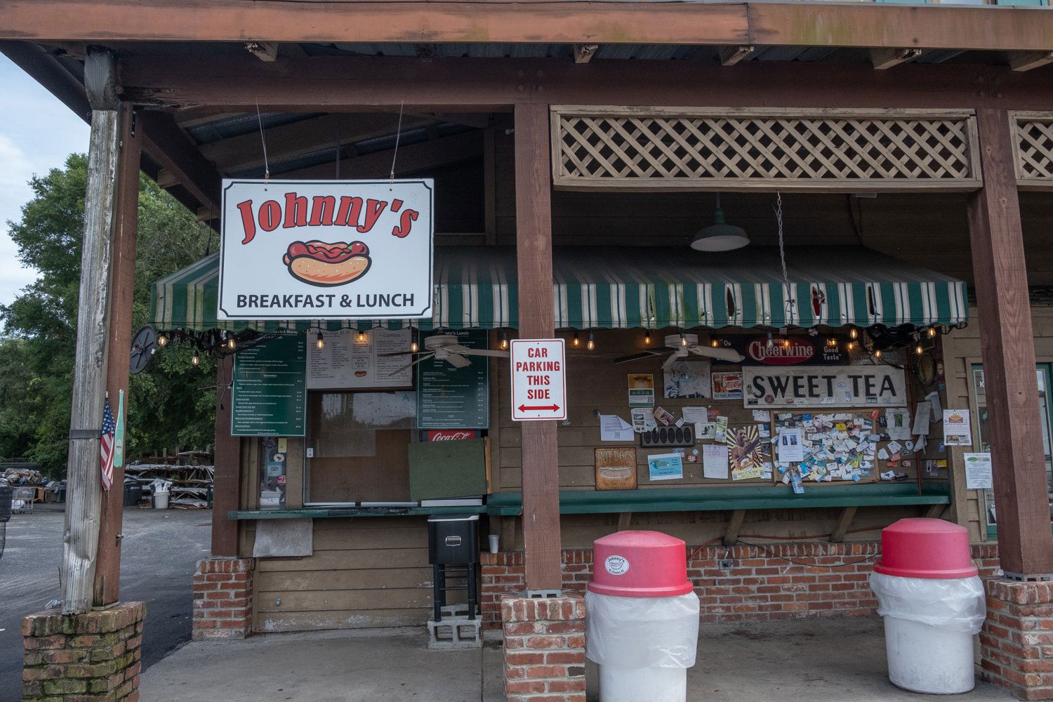 Johnny's Hot Dogs, Restaurant in Mount Pleasant