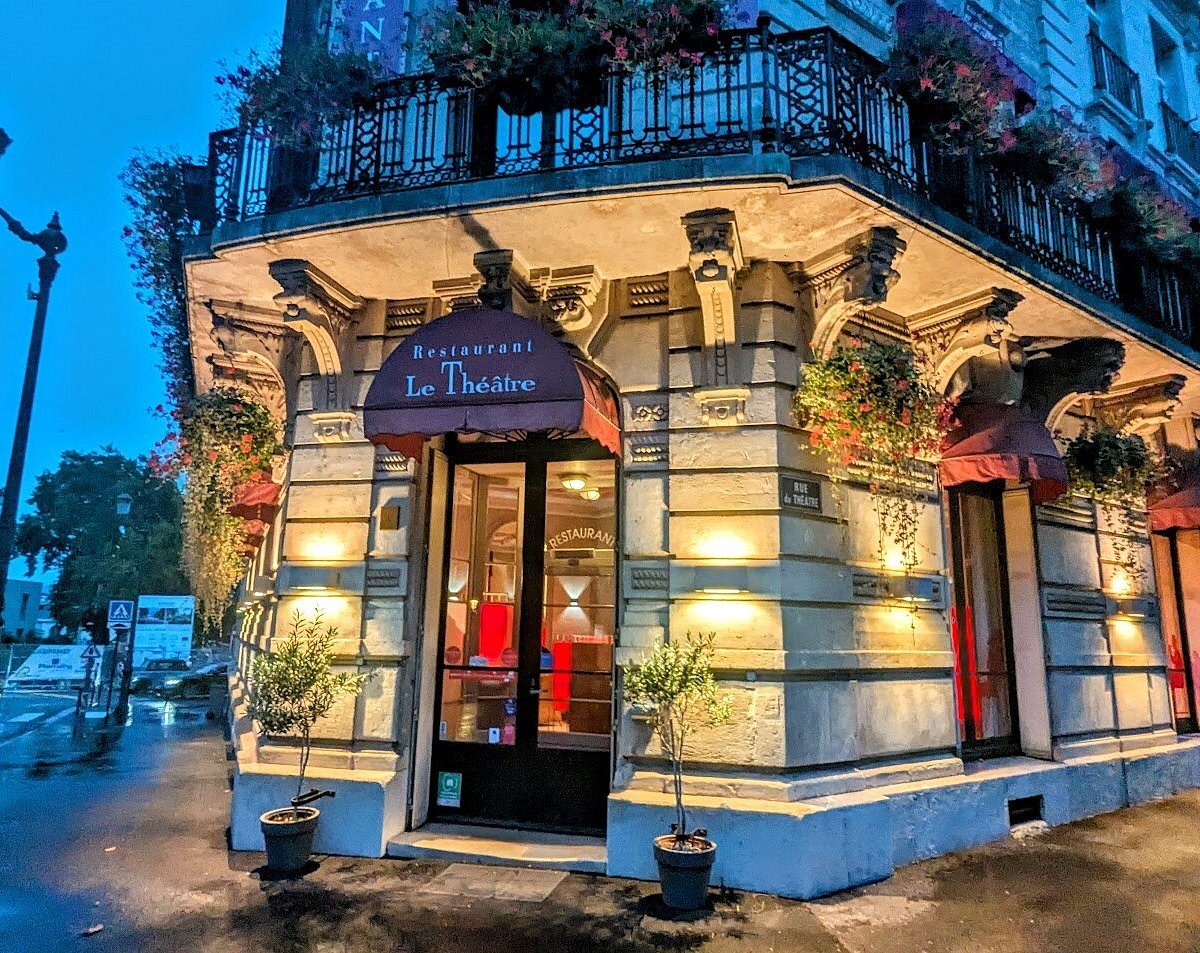 Le Théâtre