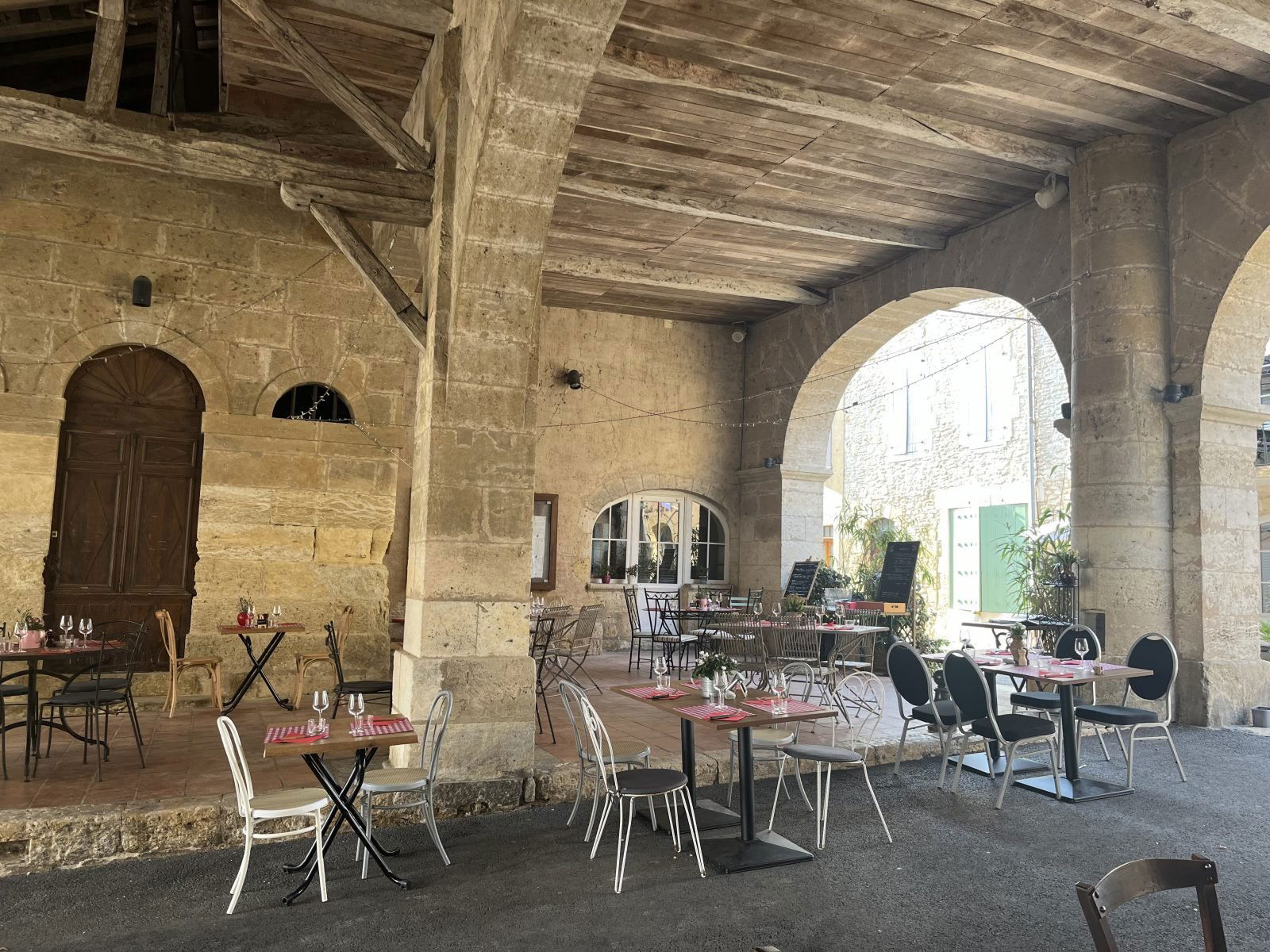 La Halle, Restaurant in Jegun