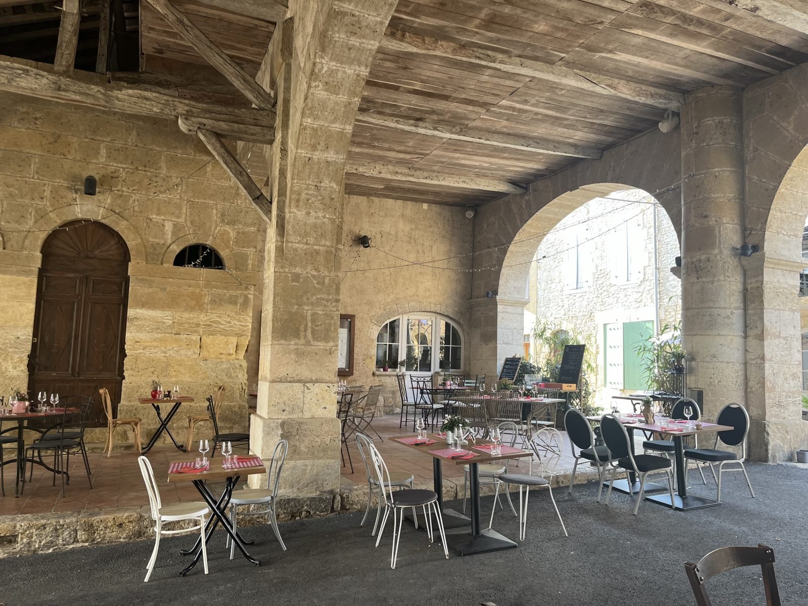 La Halle restaurant in Jegun