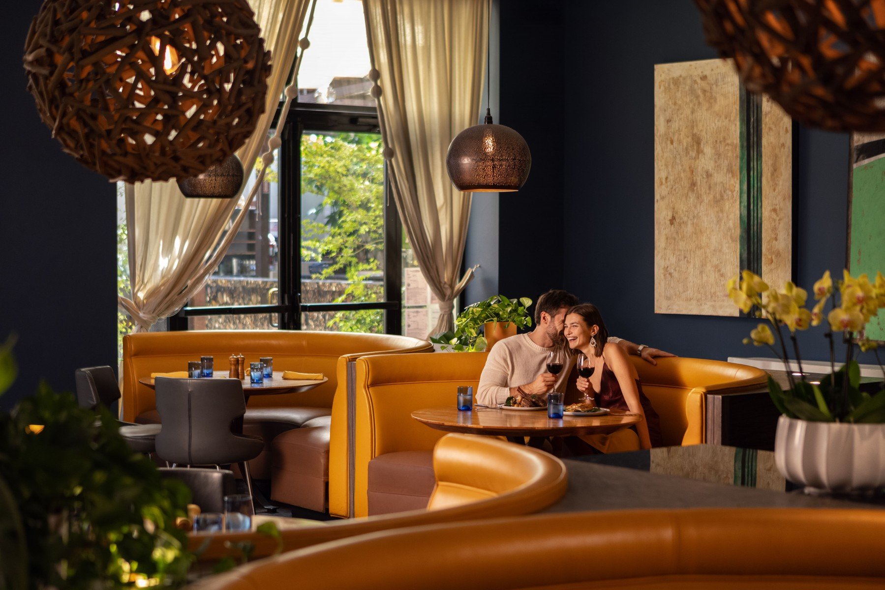 Esterel, Restaurant in Beverly Hills