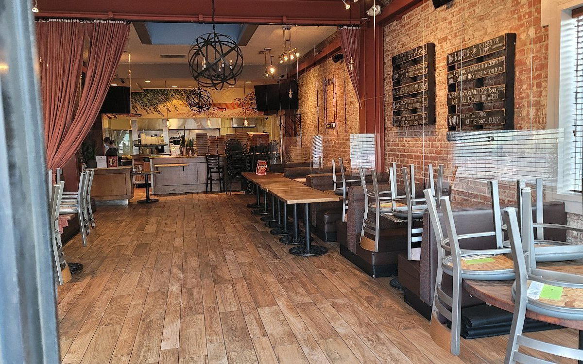 Willow Street Wood-Fired Pizza restaurant in San Jose, United States