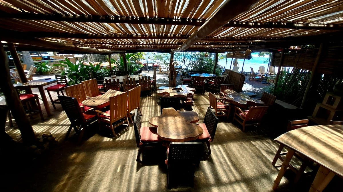 Playa de los Artistas, Restaurant in Puntarenas
