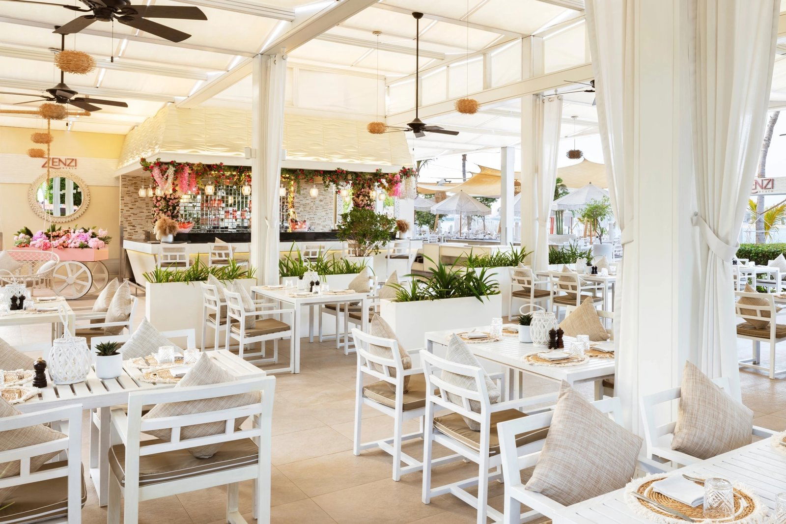 Zenzi Beach, Restaurant in Dubai