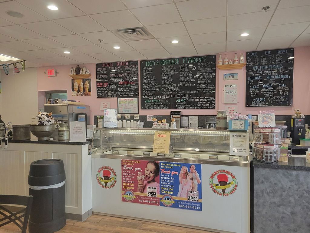 Mortensen Dairy Ice Cream, Restaurant in Newington