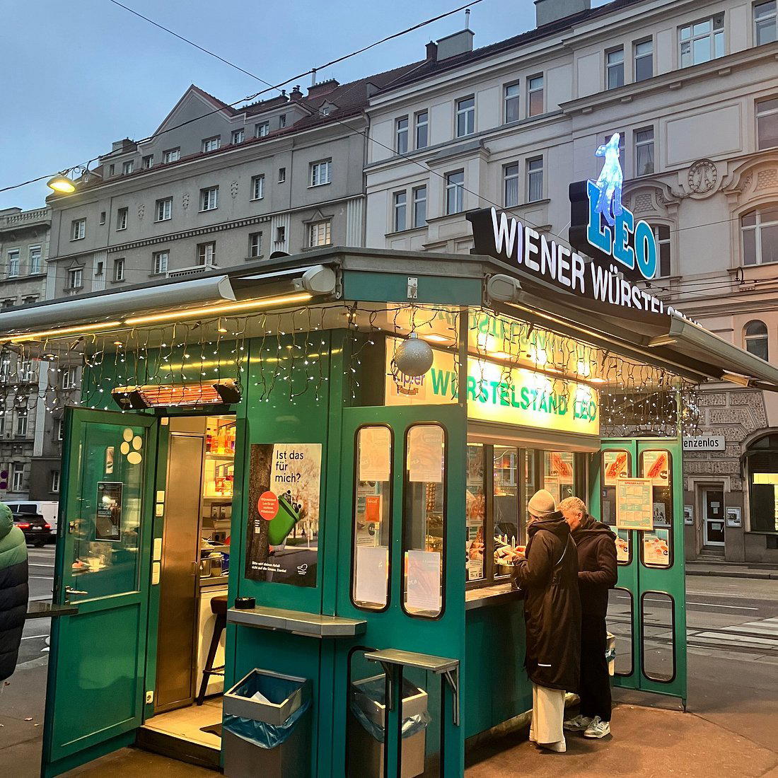 Leo's Sausage Stand restaurant in Vienna, Austria