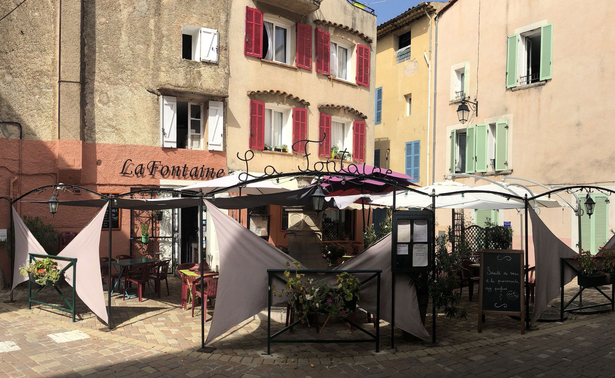 La Fontaine, Restaurant in Le Val