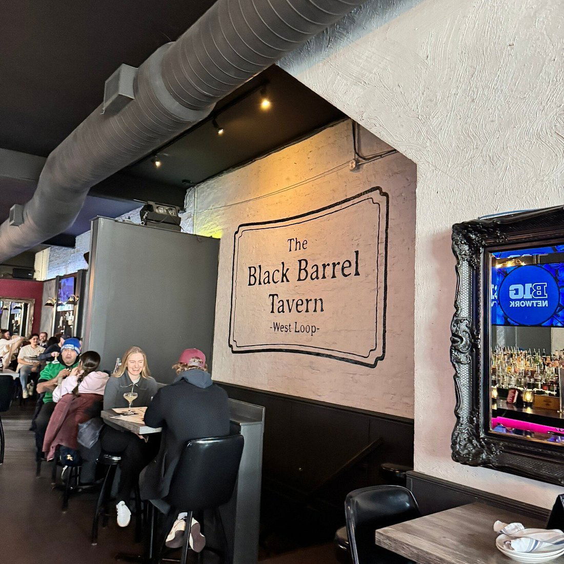 Black Barrel Tavern, Restaurant in Chicago