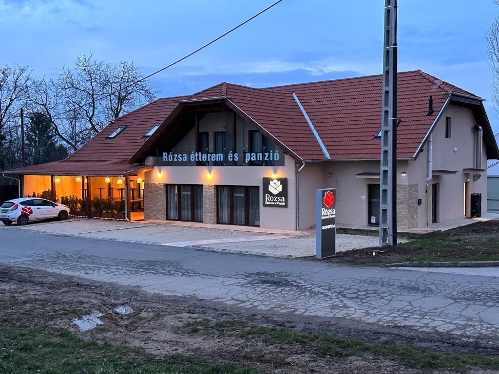 Rózsa Restaurant and Boarding House