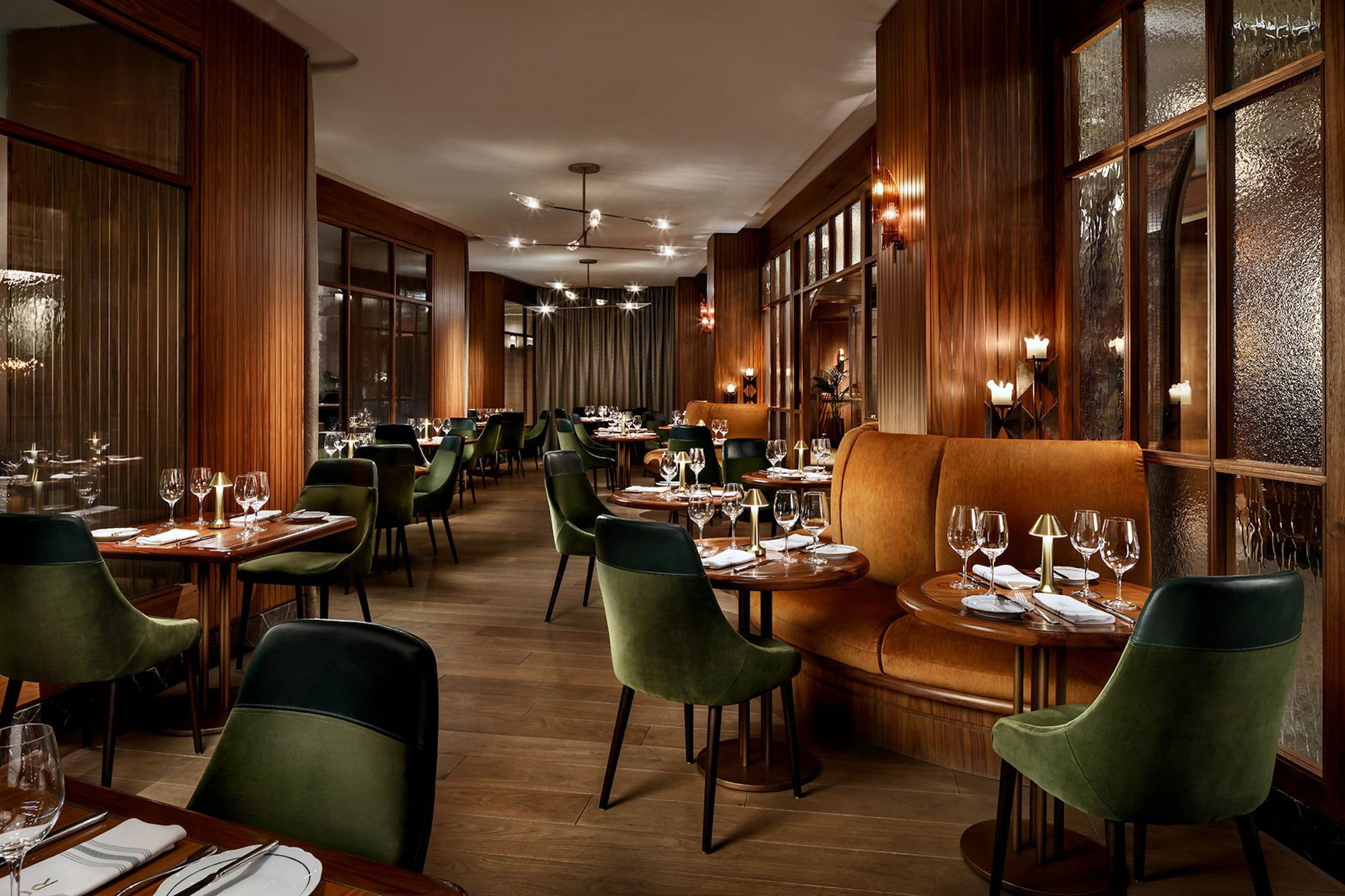 Reign, Restaurant in Toronto