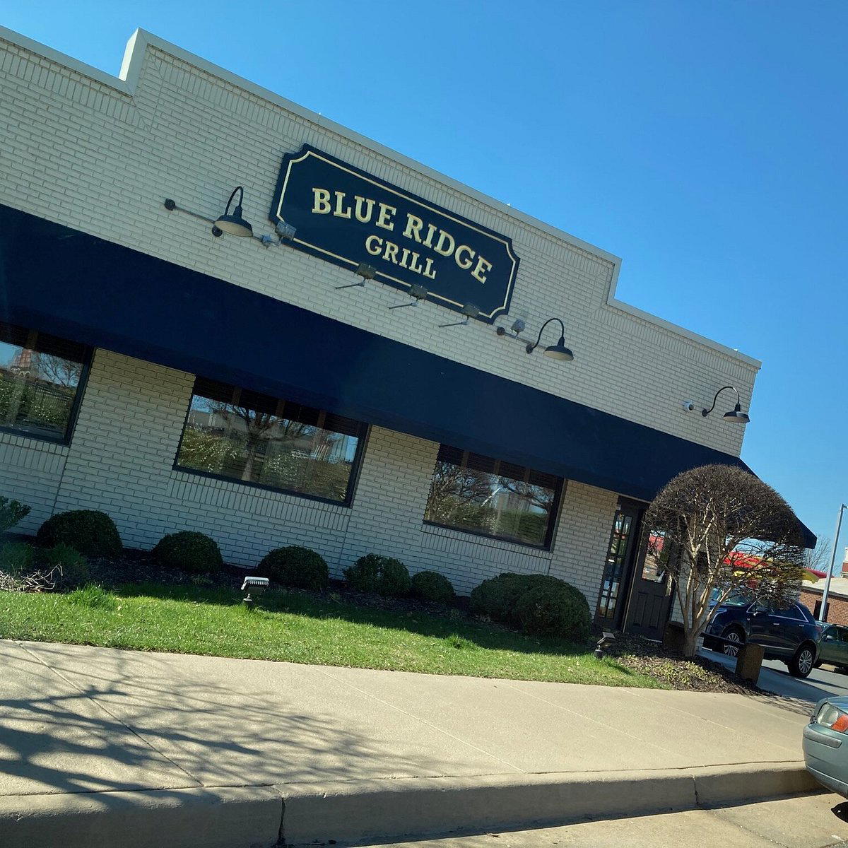 Blue Ridge Grill restaurant in Leesburg