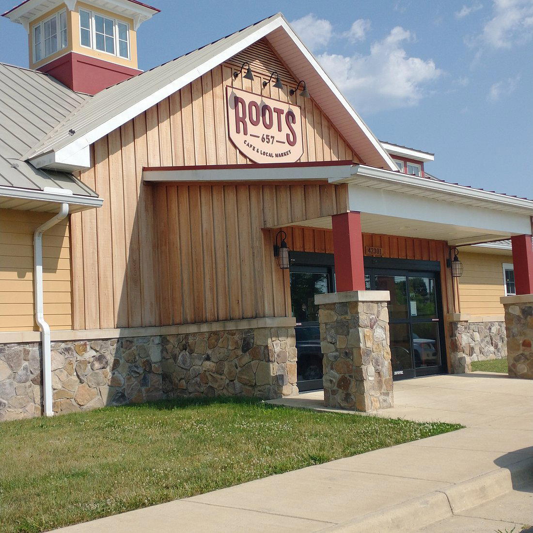 Roots 657 Cafe & Local Market restaurant in Leesburg, United States