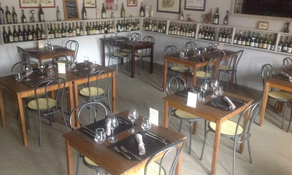 Le Chat restaurant in Cosne Villechaud, France