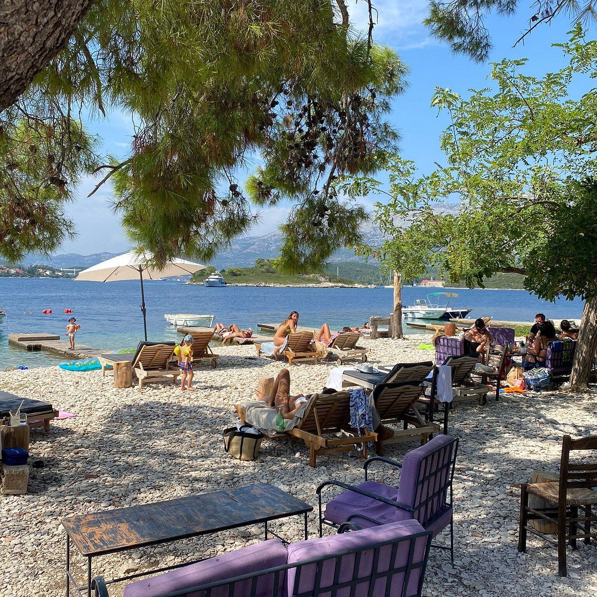 Vrnik Arts Club, Restaurant in Korčula