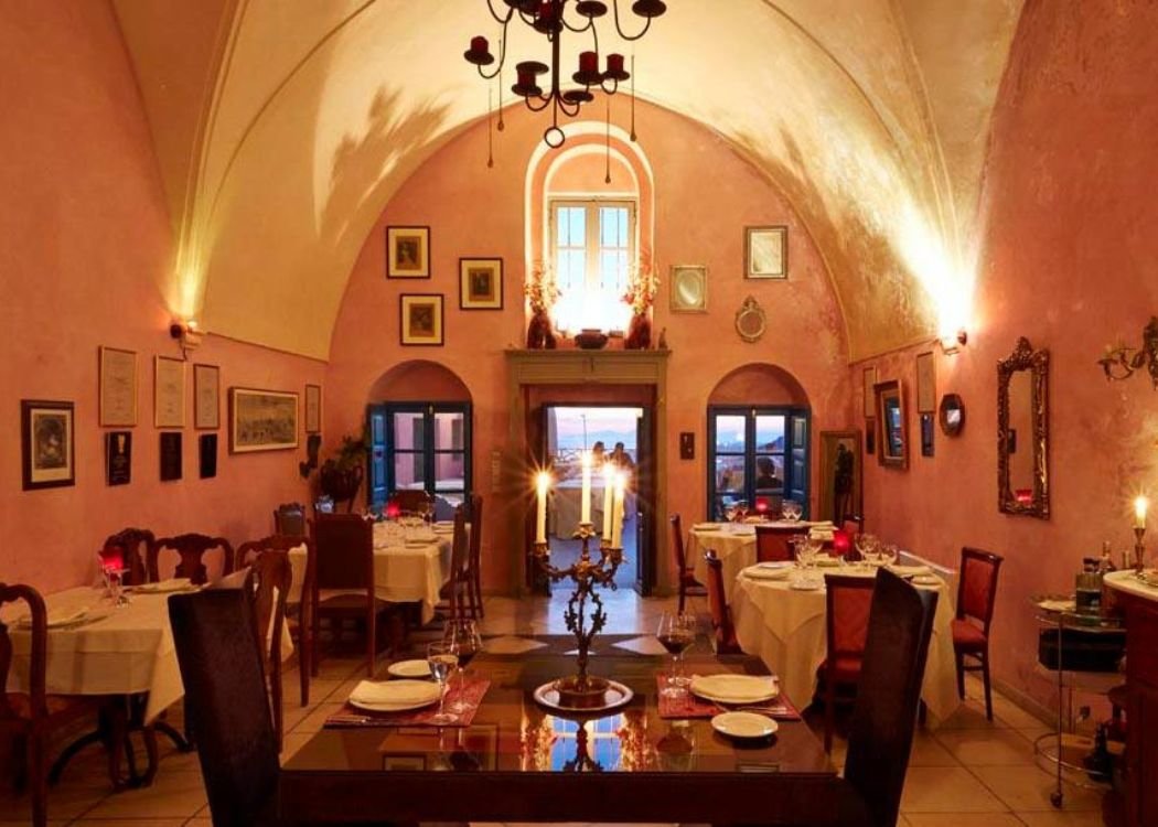 Koukoumavlos, Restaurant in Fira