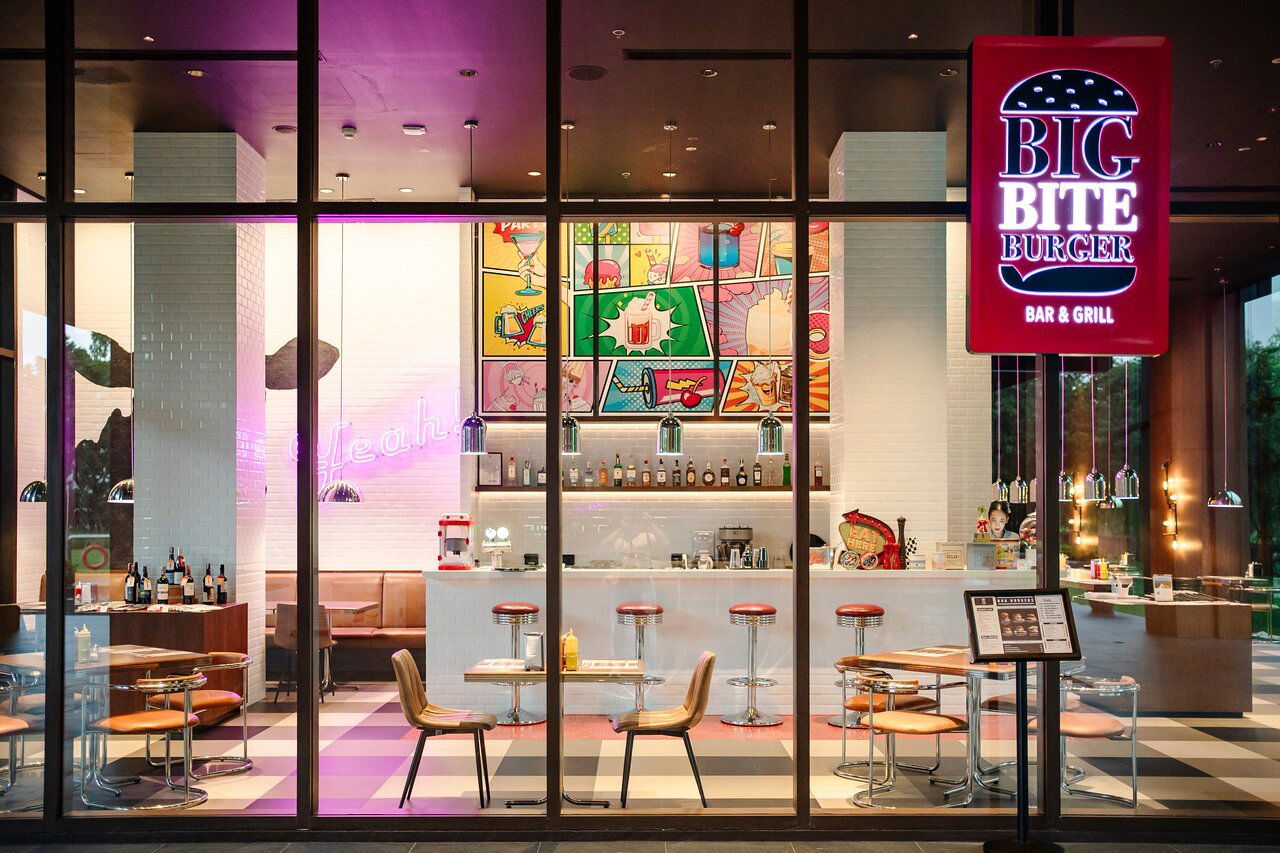 Big Bite Burger Bar & Grill, Restaurant in Bangkok