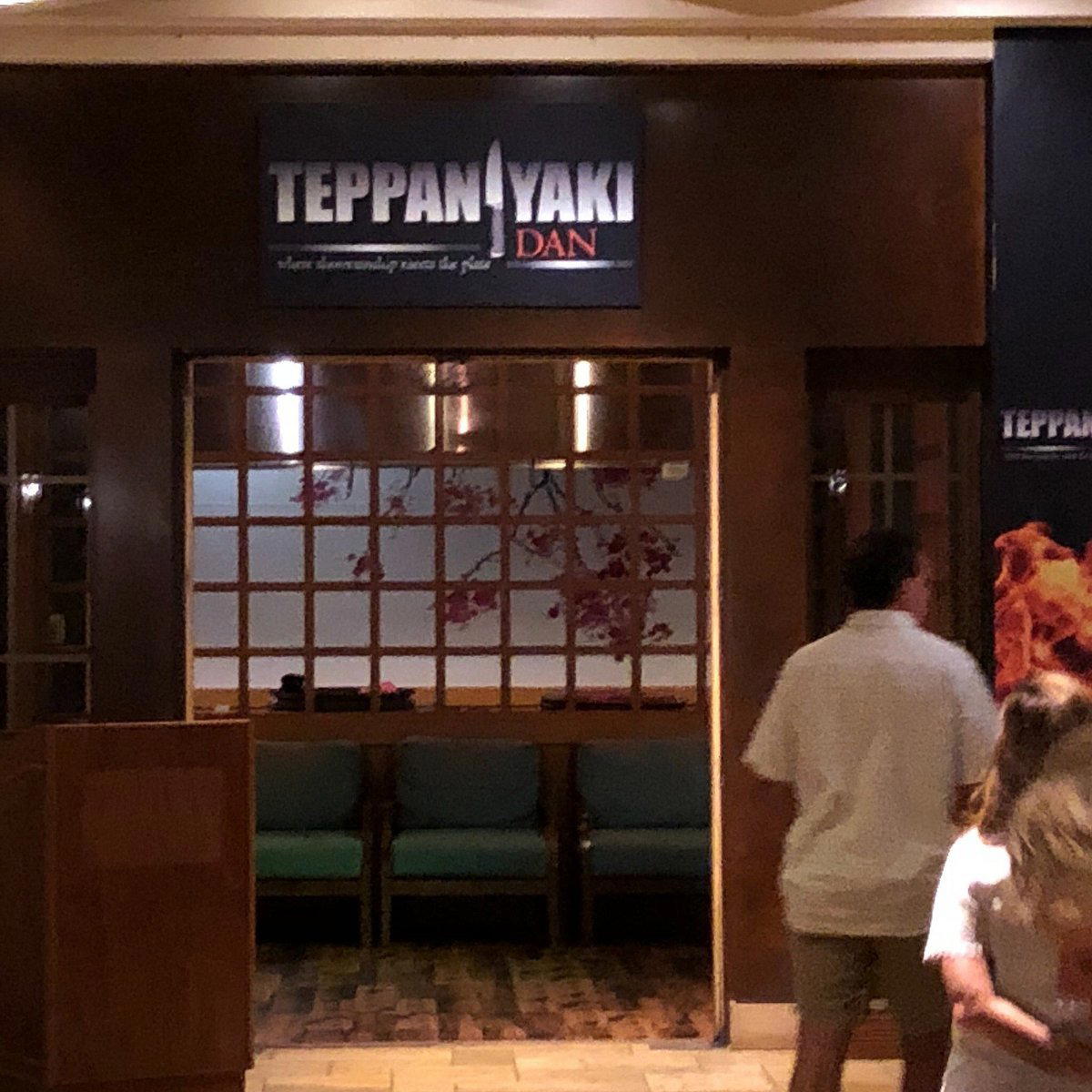 Teppan-yaki Dan restaurant in Lahaina, United States