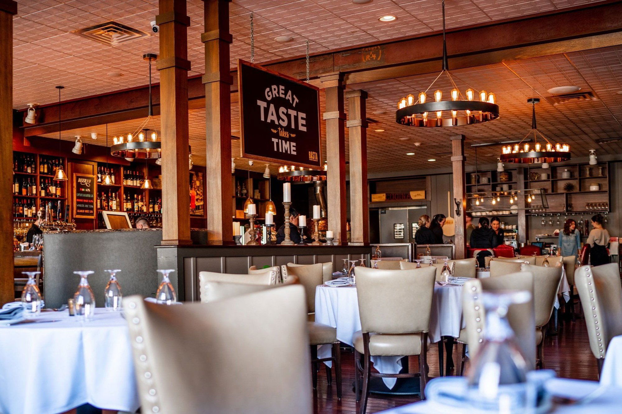 Basta Italian Restaurant, Restaurant in Cranston