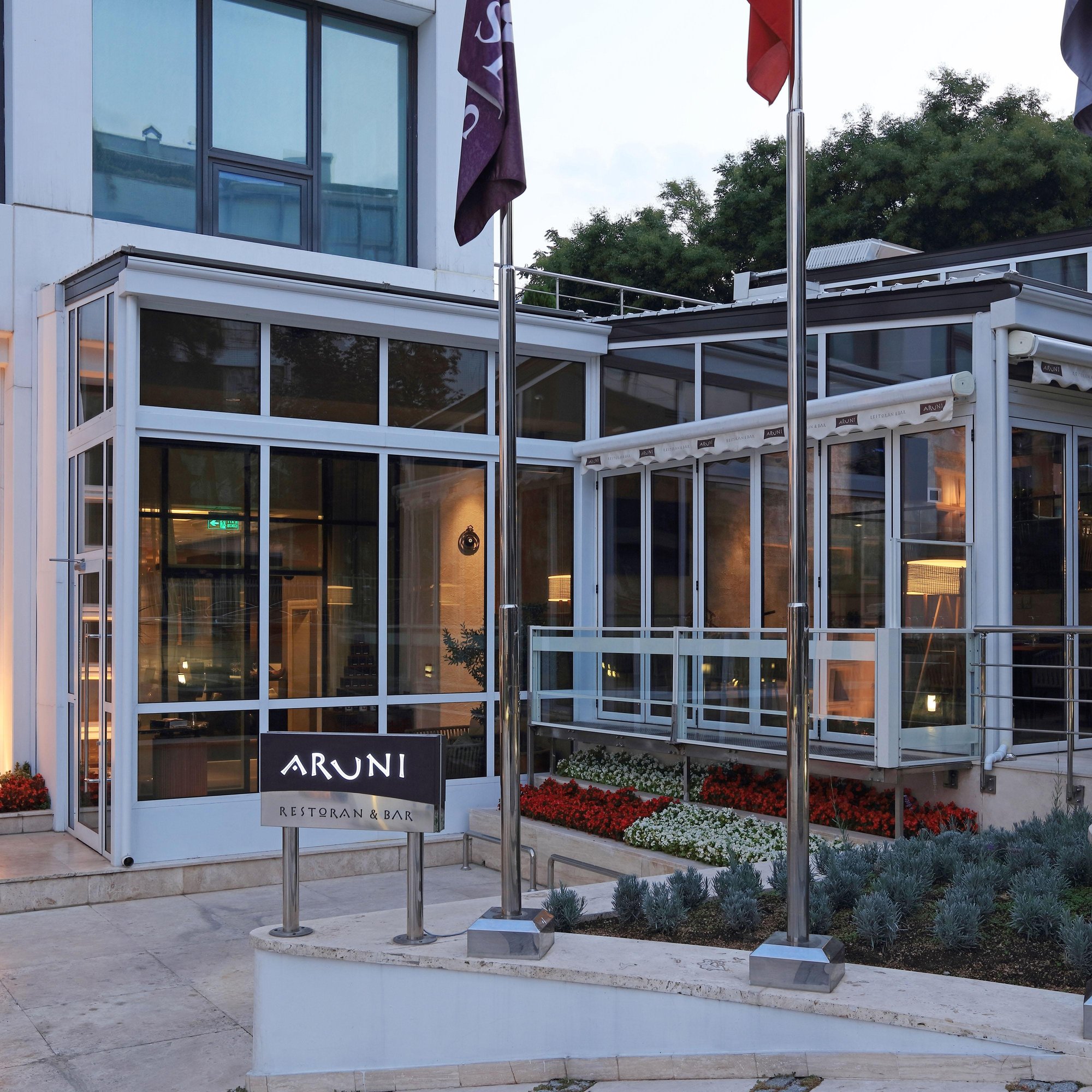 Aruni Restaurant & Bar