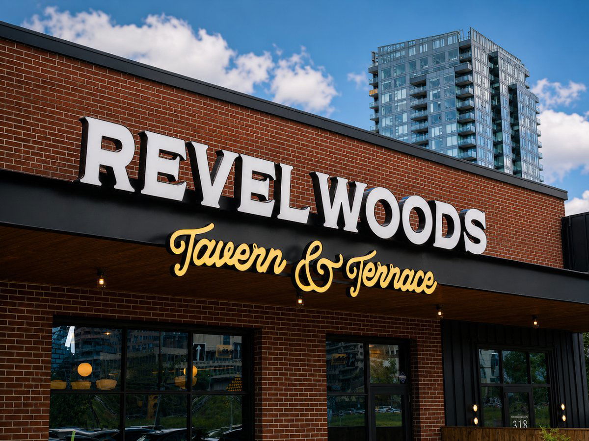 Revelwoods Tavern & Terrace, Restaurant in Calgary