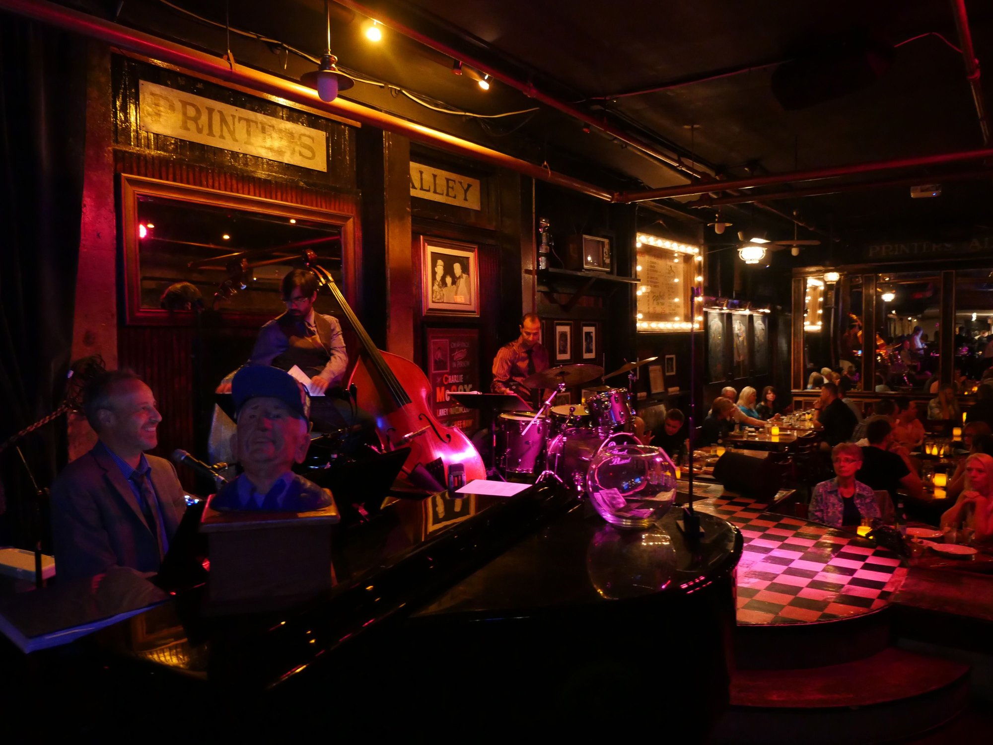Skull's Rainbow Room, Restaurant in Nashville